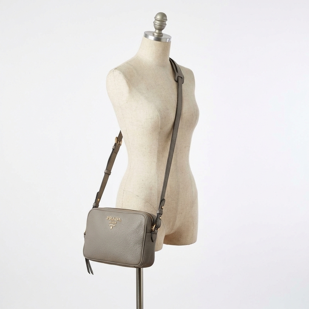 NEW PRADA women's vitello phenix leather double zip cross body bag in argilla gr